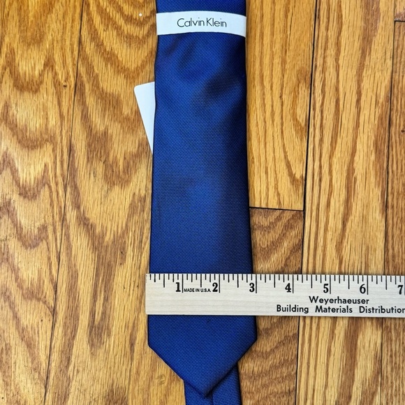 NWT Calvin Klein Men's Blue Small Checkered Design 100% Silk Tie - Picture 6 of 6